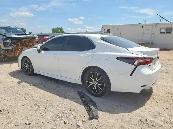 4T1G11BK3NU069972 2022 TOYOTA CAMRY - Image 2