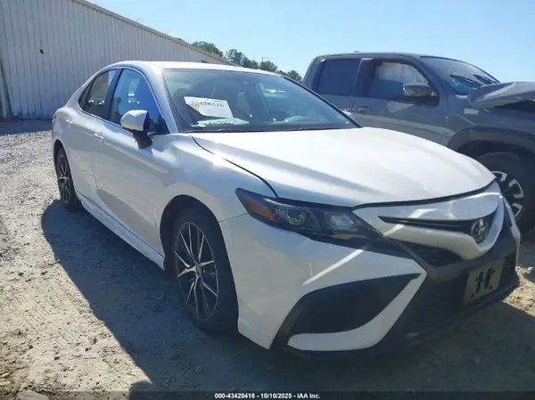 4T1G11BK3RU130002 2024 TOYOTA CAMRY - Image 1