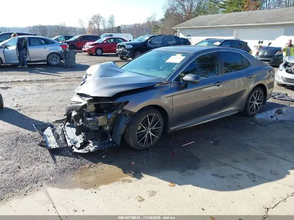4T1G11BK4MU028748 2021 TOYOTA CAMRY - Image 2