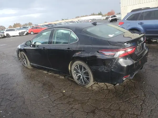 4T1G11BK4MU031133 2021 TOYOTA CAMRY - Image 2