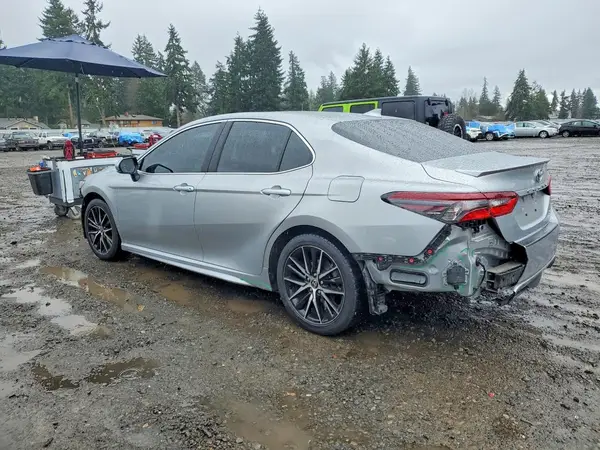 4T1G11BK4MU036168 2021 TOYOTA CAMRY - Image 2