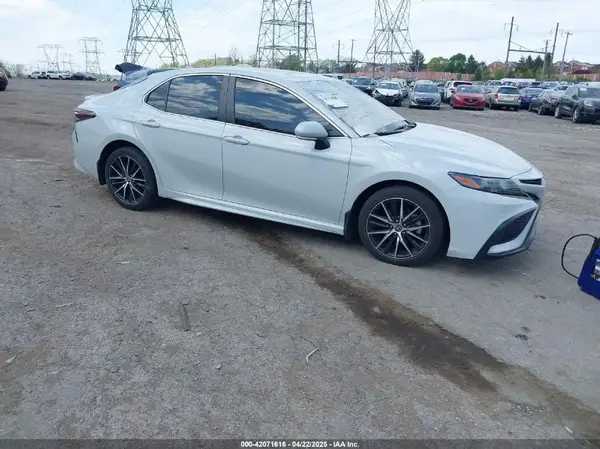 4T1G11BK4NU048290 2022 TOYOTA CAMRY - Image 1