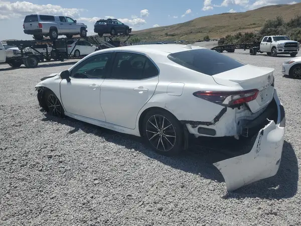 4T1G11BK4NU052758 2022 TOYOTA CAMRY - Image 2