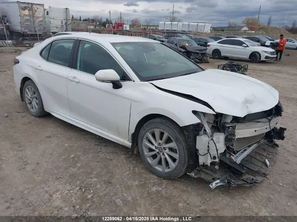 4T1G11BK4NU055904 2022 TOYOTA CAMRY - Image 1