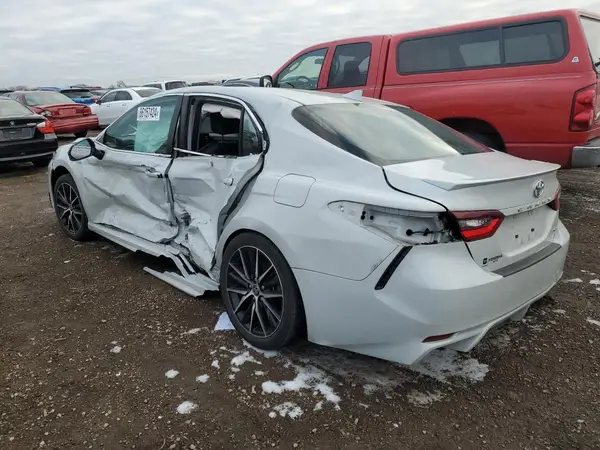 4T1G11BK4NU067311 2022 TOYOTA CAMRY - Image 2