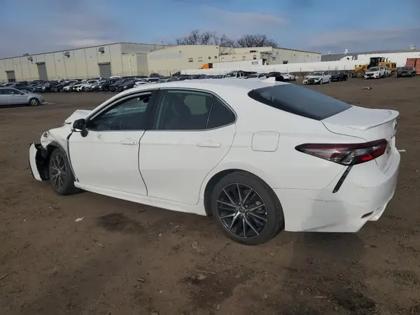 4T1G11BK4NU067888 2022 TOYOTA CAMRY - Image 2