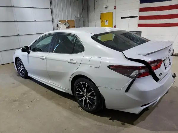 4T1G11BK4NU068068 2022 TOYOTA CAMRY - Image 2