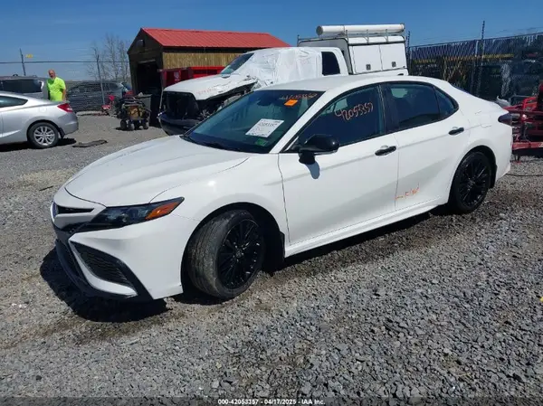 4T1G11BK4NU068751 2022 TOYOTA CAMRY - Image 2