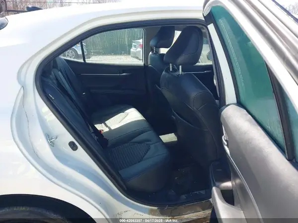 4T1G11BK4NU068751 2022 TOYOTA CAMRY - Image 8