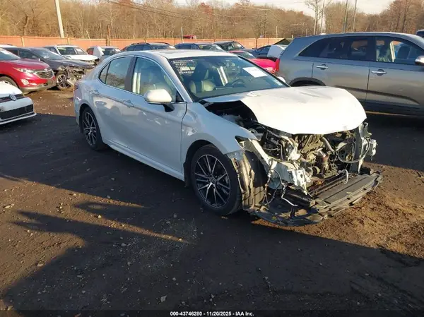 4T1G11BK4NU072539 2022 TOYOTA CAMRY - Image 1