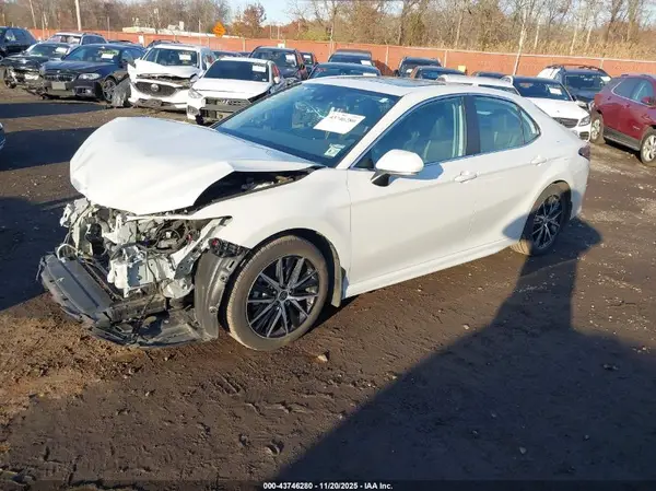 4T1G11BK4NU072539 2022 TOYOTA CAMRY - Image 2