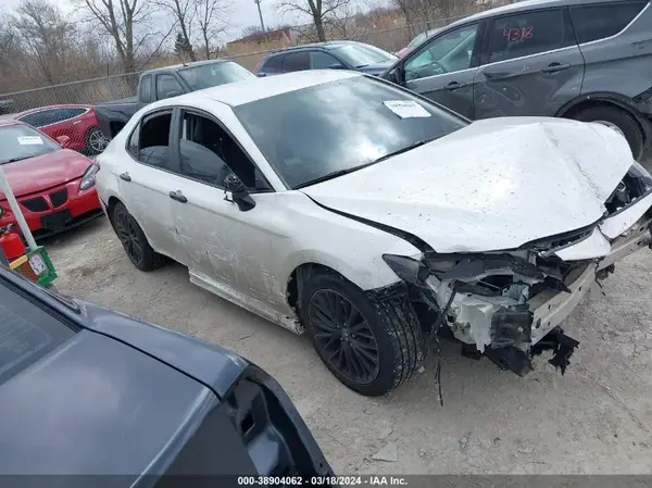 4T1G11BK5MU021923 2021 TOYOTA CAMRY - Image 1