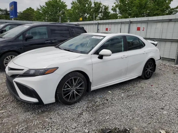 4T1G11BK5MU030556 2021 TOYOTA CAMRY - Image 1