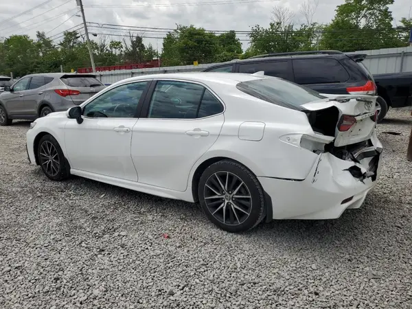 4T1G11BK5MU030556 2021 TOYOTA CAMRY - Image 2