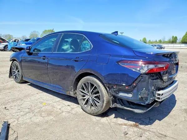 4T1G11BK5MU035871 2021 TOYOTA CAMRY - Image 2