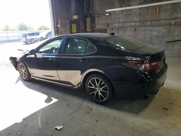 4T1G11BK5MU038835 2021 TOYOTA CAMRY - Image 2
