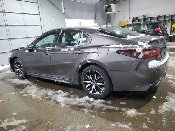 4T1G11BK5MU040794 2021 TOYOTA CAMRY - Image 2