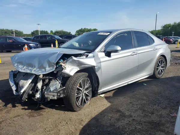 4T1G11BK5NU053255 2022 TOYOTA CAMRY - Image 1