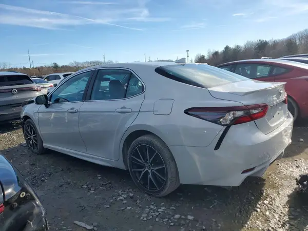 4T1G11BK5NU053711 2022 TOYOTA CAMRY - Image 2