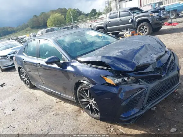 4T1G11BK5NU055796 2022 TOYOTA CAMRY - Image 1