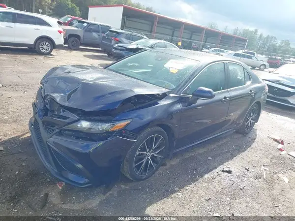 4T1G11BK5NU055796 2022 TOYOTA CAMRY - Image 2