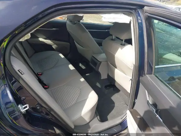 4T1G11BK5NU055796 2022 TOYOTA CAMRY - Image 8