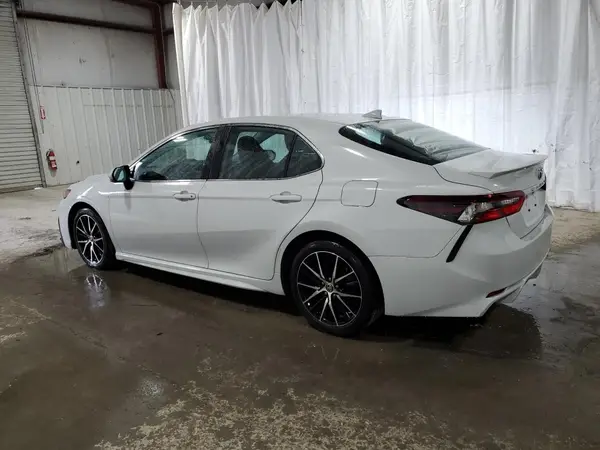 4T1G11BK5NU059704 2022 TOYOTA CAMRY - Image 2