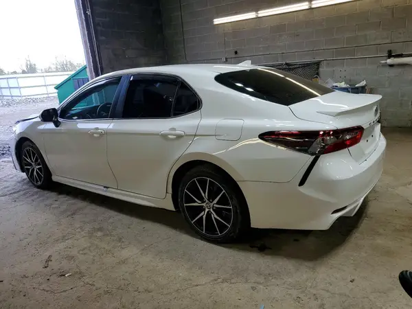 4T1G11BK5NU060688 2022 TOYOTA CAMRY - Image 2
