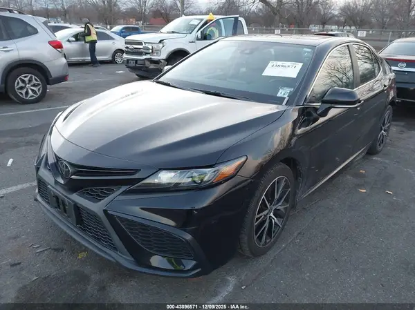 4T1G11BK5NU061534 2022 TOYOTA CAMRY - Image 2