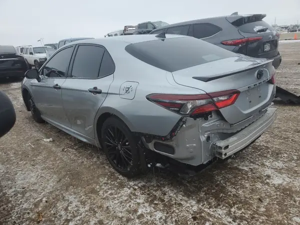 4T1G11BK5NU061792 2022 TOYOTA CAMRY - Image 2