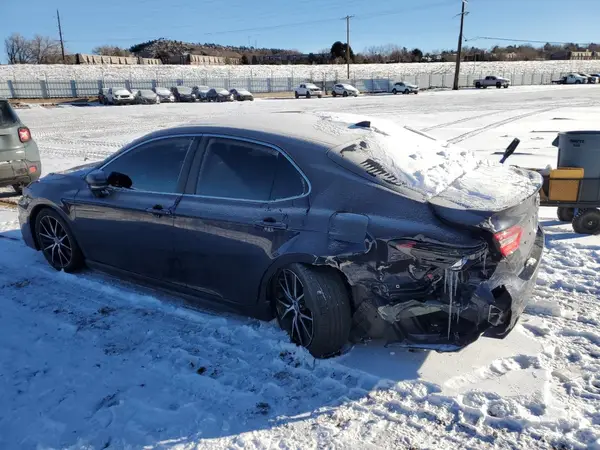 4T1G11BK5NU072615 2022 TOYOTA CAMRY - Image 2