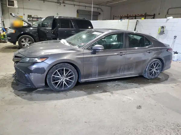 4T1G11BK6MU023695 2021 TOYOTA CAMRY - Image 1