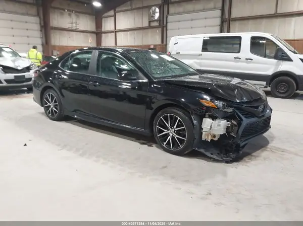 4T1G11BK6MU025138 2021 TOYOTA CAMRY - Image 1