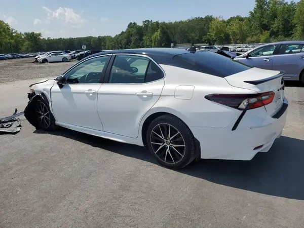 4T1G11BK6MU028136 2021 TOYOTA CAMRY - Image 2