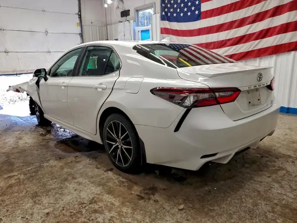 4T1G11BK6MU028265 2021 TOYOTA CAMRY - Image 2