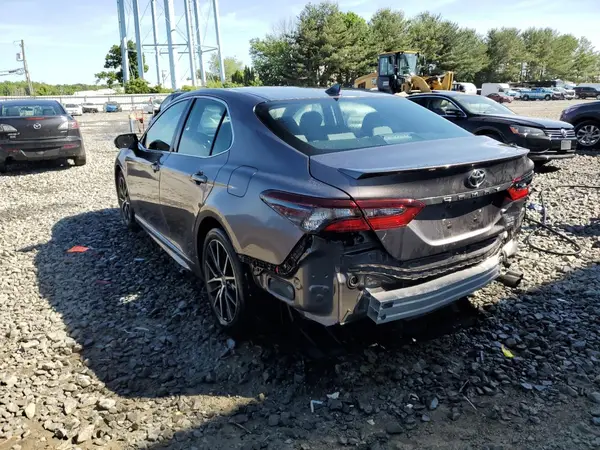 4T1G11BK6MU028444 2021 TOYOTA CAMRY - Image 2
