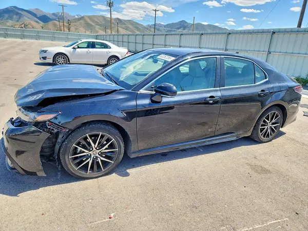 4T1G11BK6MU028475 2021 TOYOTA CAMRY - Image 1