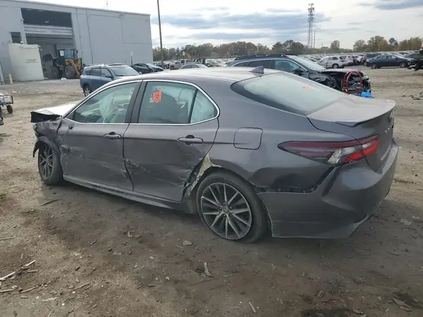 4T1G11BK6MU030145 2021 TOYOTA CAMRY - Image 2