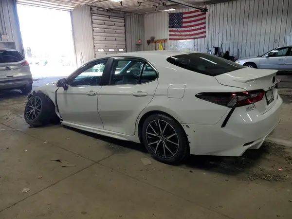 4T1G11BK6MU032753 2021 TOYOTA CAMRY - Image 2