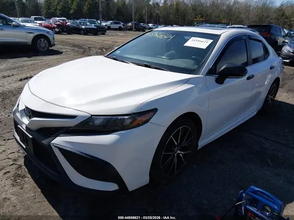 4T1G11BK6MU036236 2021 TOYOTA CAMRY - Image 2