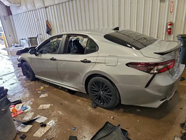 4T1G11BK6NU058755 2022 TOYOTA CAMRY - Image 2