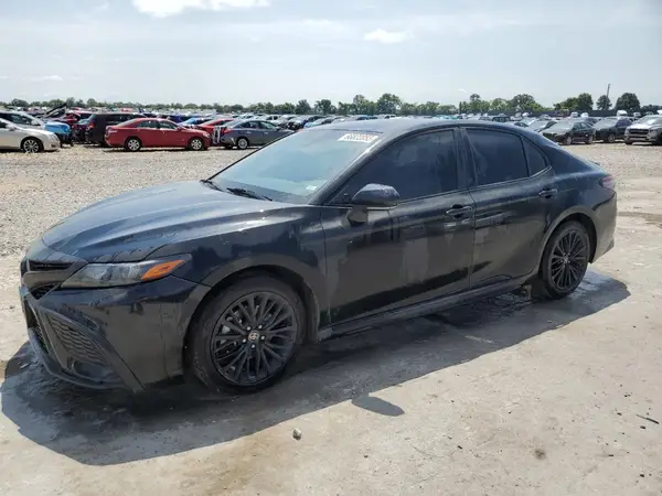 4T1G11BK6NU064300 2022 TOYOTA CAMRY - Image 1