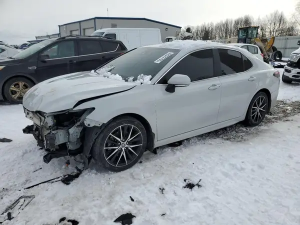 4T1G11BK6NU069061 2022 TOYOTA CAMRY - Image 1