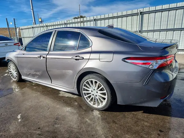 4T1G11BK7LU013711 2020 TOYOTA CAMRY - Image 2