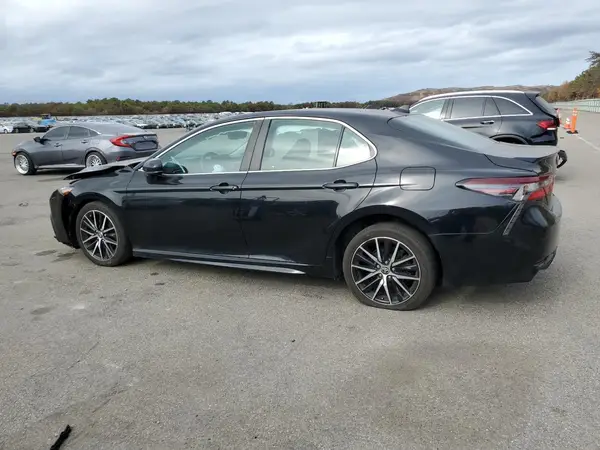 4T1G11BK7MU029716 2021 TOYOTA CAMRY - Image 2