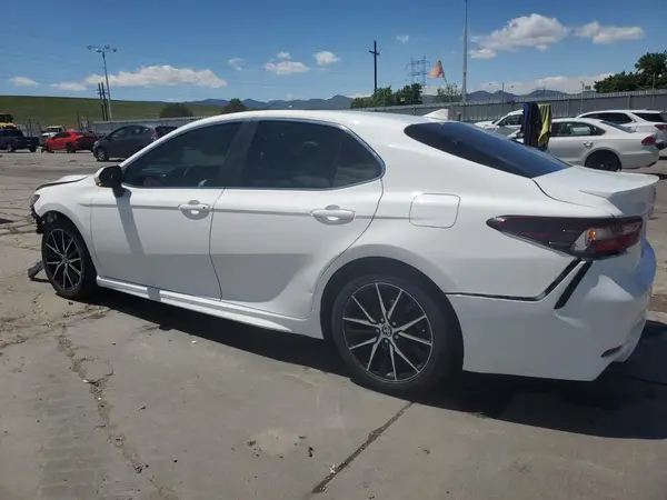 4T1G11BK7MU029781 2021 TOYOTA CAMRY - Image 2