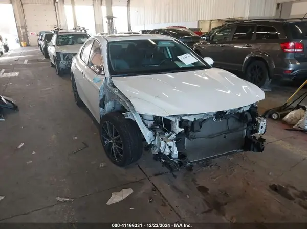 4T1G11BK7MU037864 2021 TOYOTA CAMRY - Image 1