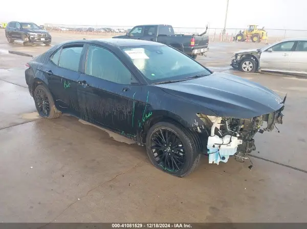 4T1G11BK7MU040618 2021 TOYOTA CAMRY - Image 1