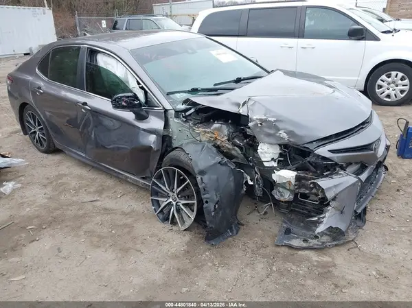 4T1G11BK7MU045964 2021 TOYOTA CAMRY - Image 1