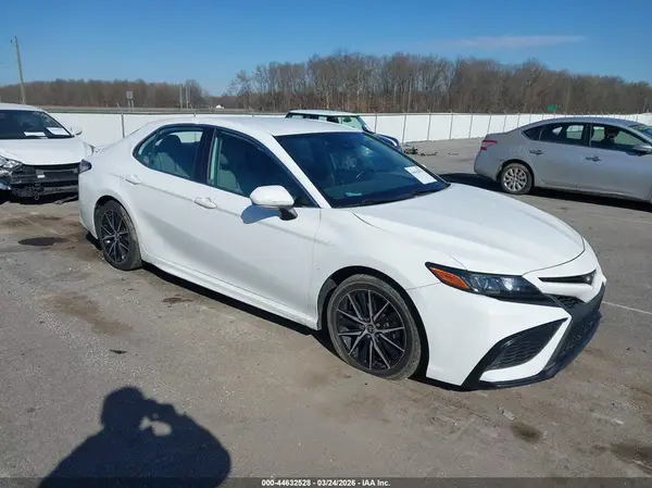 4T1G11BK7MU047195 2021 TOYOTA CAMRY - Image 1